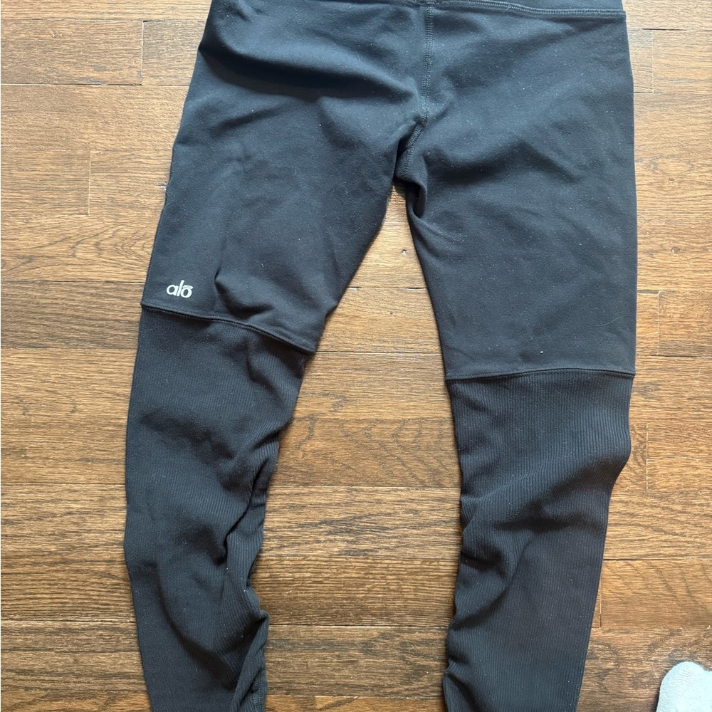 ALO Yoga Black Leggings for Effortless Style